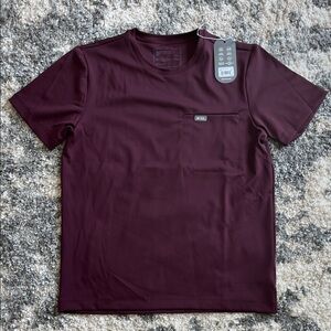 Darien FORMx Crewneck Scrub Top - NWT size medium